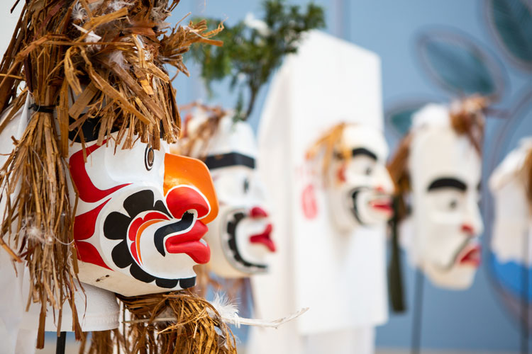 Alan Hunt, Grouse, 2020. Western Red Cedar, acrylic, feathers and found materials. Installation view, Pine's Eye, 2020. Image courtesy Talbot Rice Gallery, The University of Edinburgh.