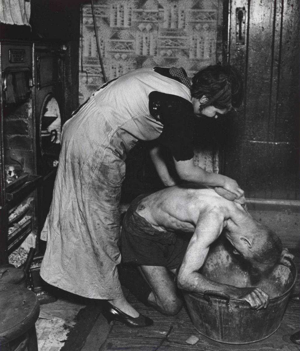 Bill Brandt, Coal-Miner’s Bath, Chester-le- Street, Durham, 1937. Gelatin silver print, Edwynn Houk Gallery, New York. © Bill Brandt / Bill Brandt Archive Ltd. Photo: Yale Center for British Art