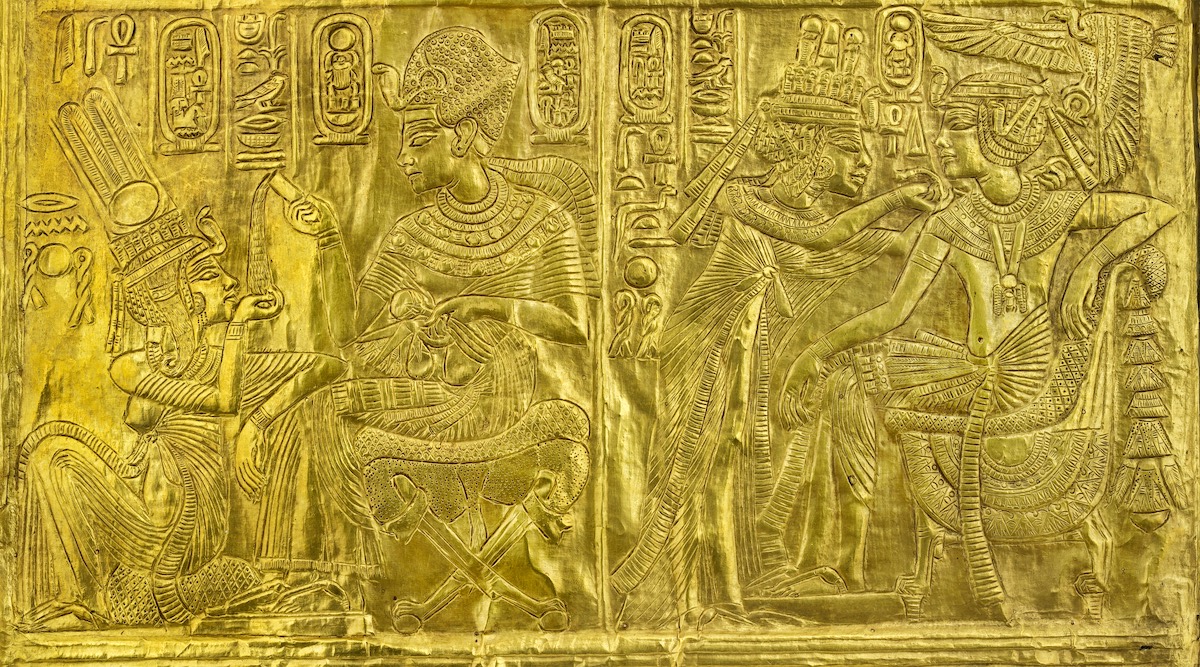 Treasures of Tutankhamun Gilded Cows Head Postcard Unused VGC 