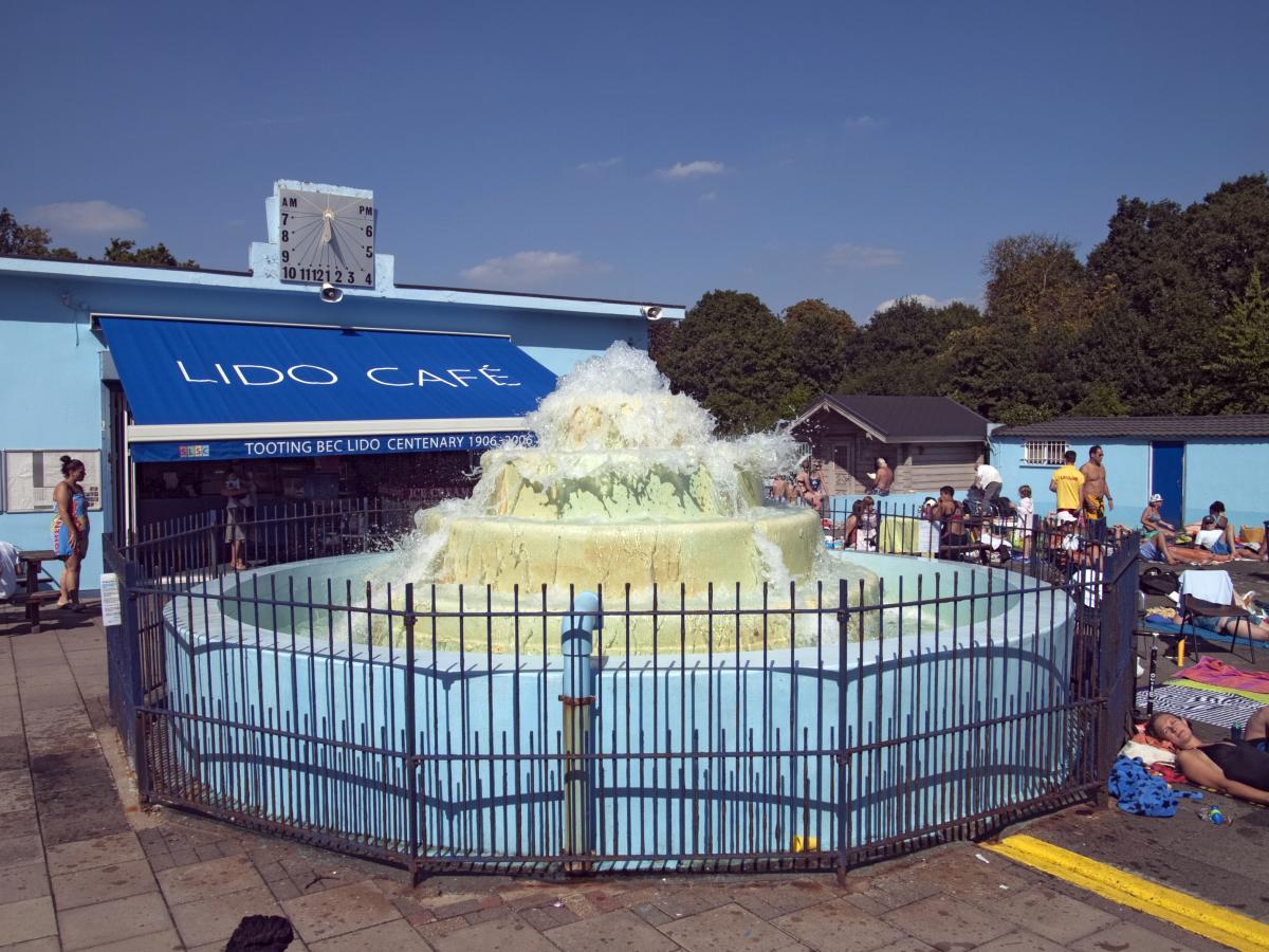 The fountain at Tooting Bec Lido