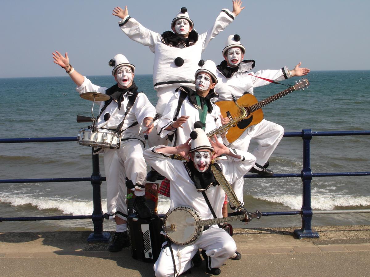‘The Pierrotters’ at Filey in 2005 (can you spot the author? – I’m the one with the banjo!)