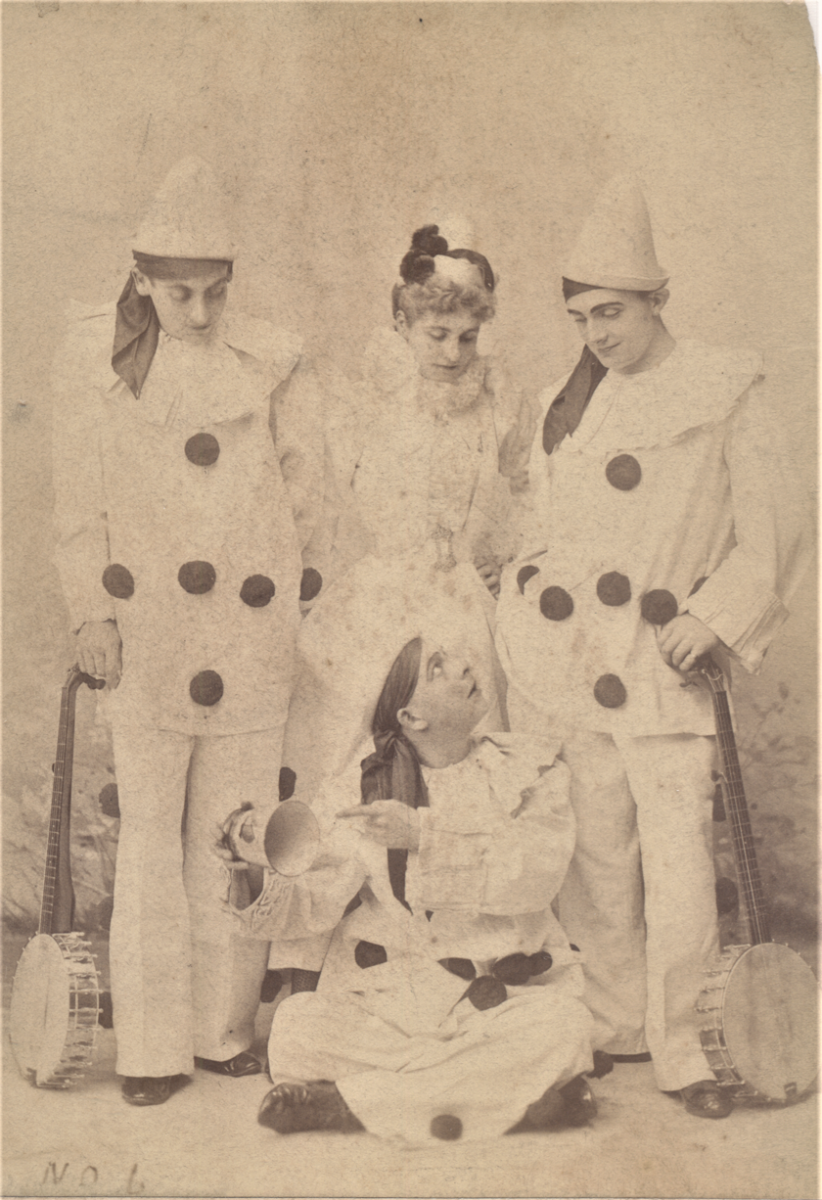 Carte de visite of ‘Clifford Essex’s Pierrot Banjo Team’, circa 1892 