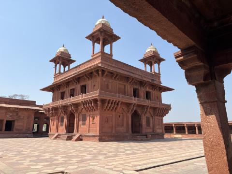 Diwan i Khas in Fatehpur Sikri_photo by Anthony Peers