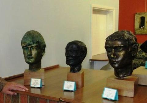 sculpture heads